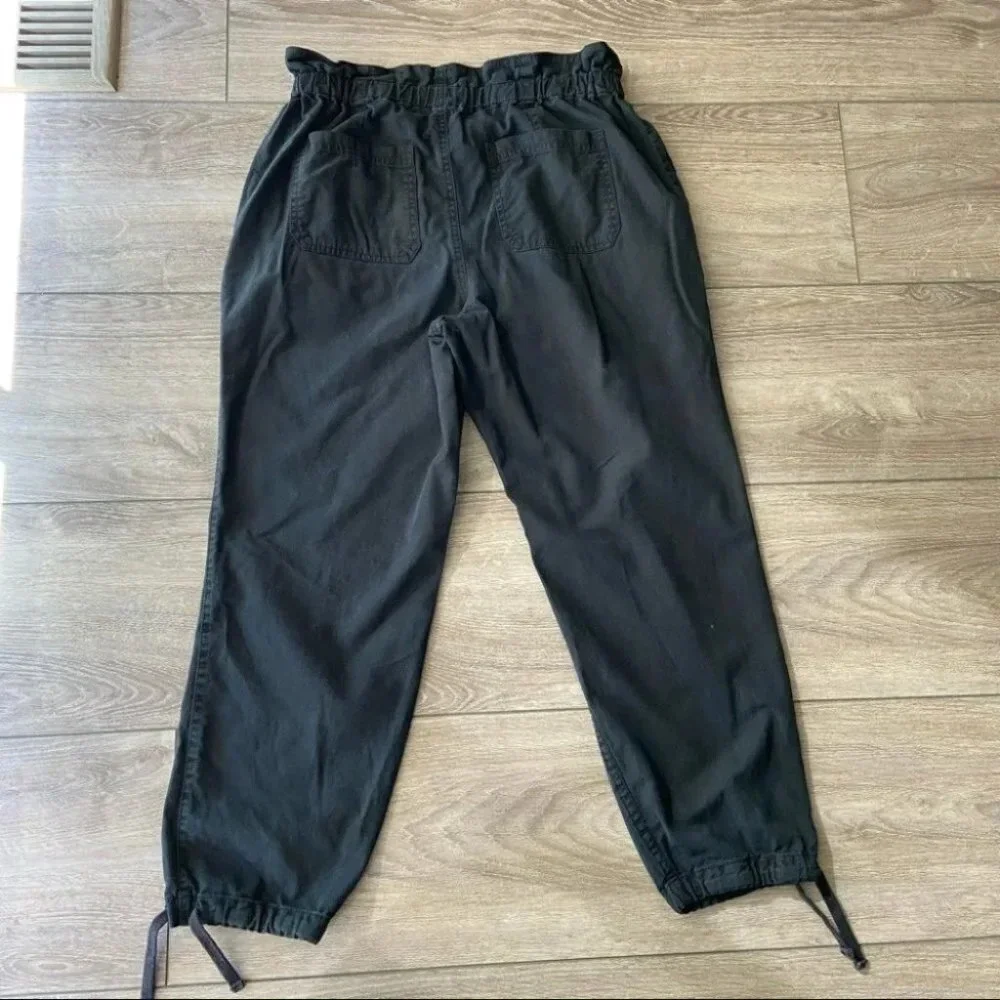 Hollister Ultra High Rise Paperbag Jogger Pants